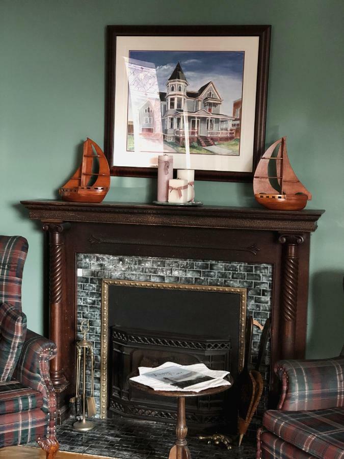Mahogany Manor