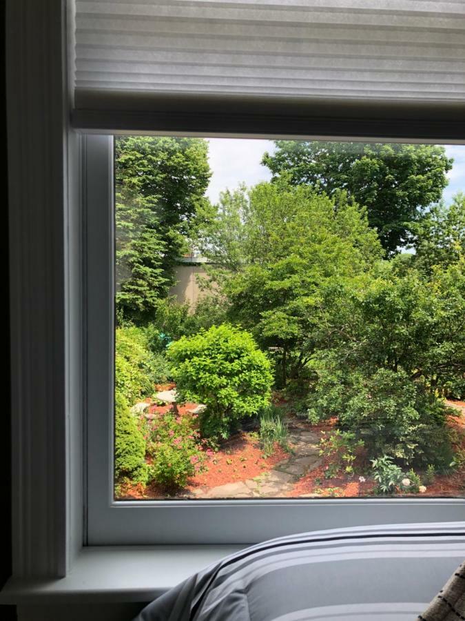 Bed & Breakfast Mahogany Manor 3*