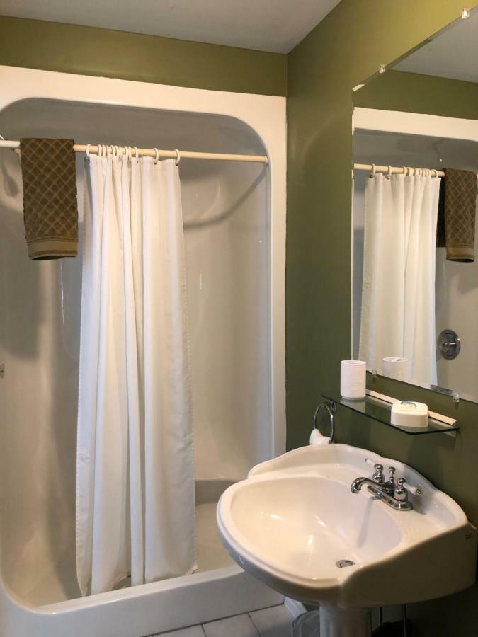 Bed & Breakfast Mahogany Manor
