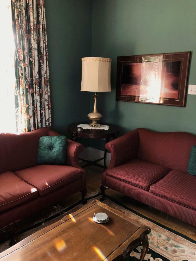 Mahogany Manor Bed & Breakfast